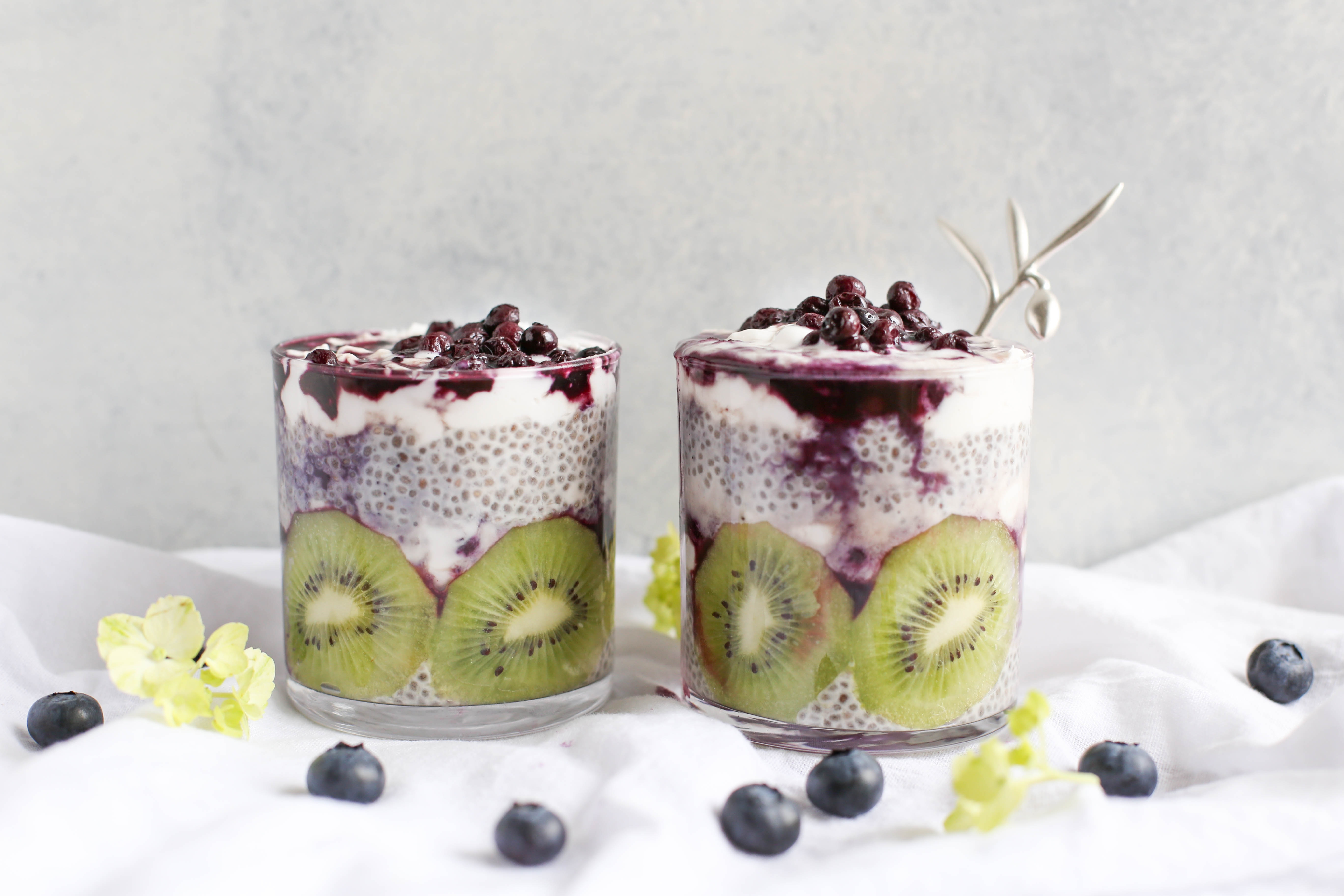 Chia pudding with kiwi and blueberries