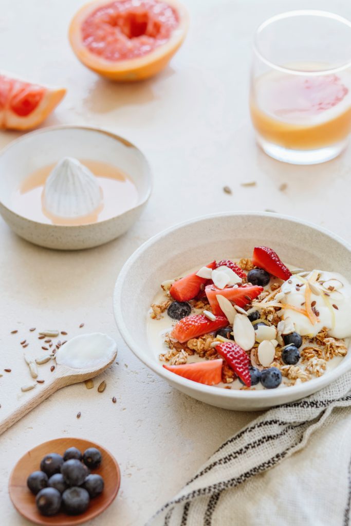 Breakfast with grapefruit and granola